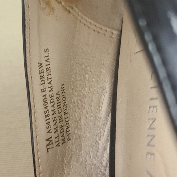 Etienne Aigner Black Patent Leather Heels 7M - Picture 8 of 8